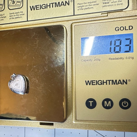 Solid 14kt white gold silver color real diamond dainty heart locket - Picture 9 of 10